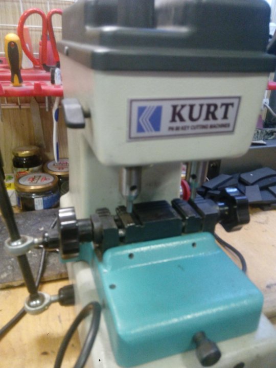 Станок kurt. Станок Курт для ключей. Kurt PN 80. Ключ Kurt. Kurt 80/dt1-202