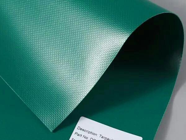 Плотный четыре. Зеленая пластиковая ткань. Темно зеленый ПВХ. Тканям с покрытием PVC. Брезент ПВХ 560 Г/м2.