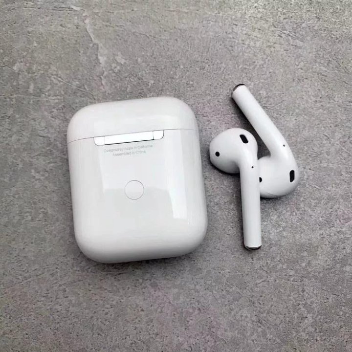 Airpods кнопка на кейсе. Airpods pro 2 кейс. Airpods 2 кейс оригинал. Аирподс 1 и 2. Air pods 3 uag кейс.
