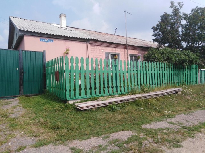 Красноярский край деревня памяти 13 борцов магазин конфетка. 13 борцов красноярск. Посёлок 13 борцов красноярский край дом 1. Памяти 13 борцов бездомный. Красные камни памяти 13 борцов.