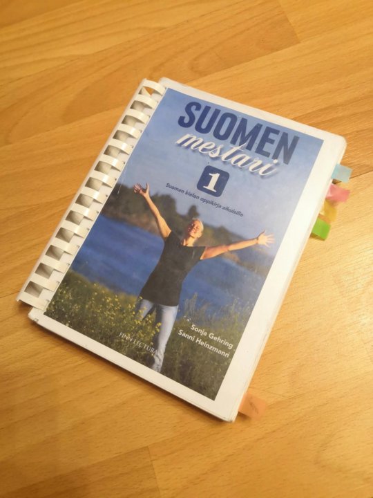 Suomen mestari 1. Учебник Suomi. Учебник финского языка. Суоми Местари. Новый учебник Suomen mestari.