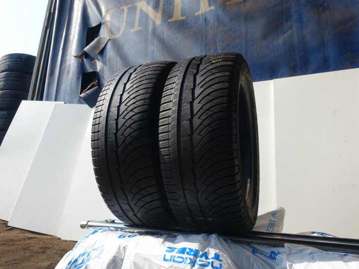 Michelin 235 55 r19. 255 40 19 Michelin Pilot Alpin pa4 зимние. Резина 245 55 19 на v class фото.