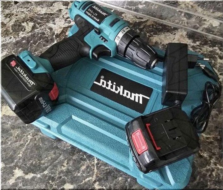 Авито уфа шуруповерты. Шуруповерт Makita 18v. Шуруповерт Макита 18 вольт. Амакита фото.