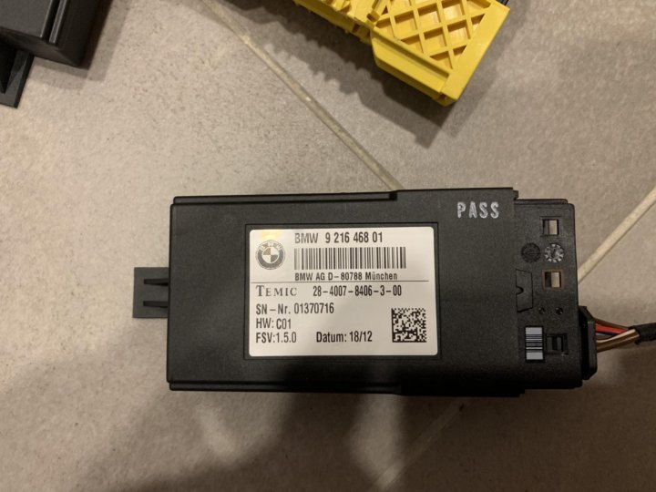 Bmw 9 216 468 01. Как выглядит блок подогрева сидений на bmw 5 серии g 30. Блок подогрева руля f26. Блок подогрева переднего сидения бмв ф30. Блок управления сиденьем bmw f30.