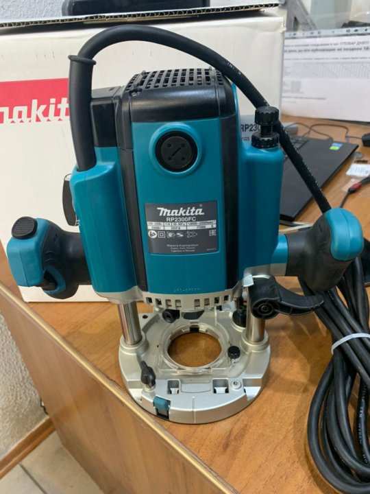 Makita rp2300fc. Фрезер Макита 2300 FC. Makita rp2300fc, 2300 Вт. Makita rp2300fc комплектующие. Фрезер Makita 2300 комплектация.