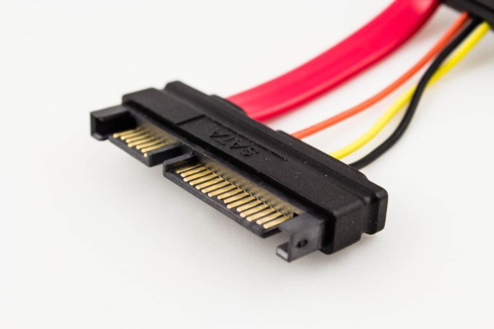 Какие провода нужны для ссд БЕСШУМНЫЙ ХОЛОДНЫЙ HDD SEAGATE 1000 Гб - купить в Костроме, цена 3 000 руб., про