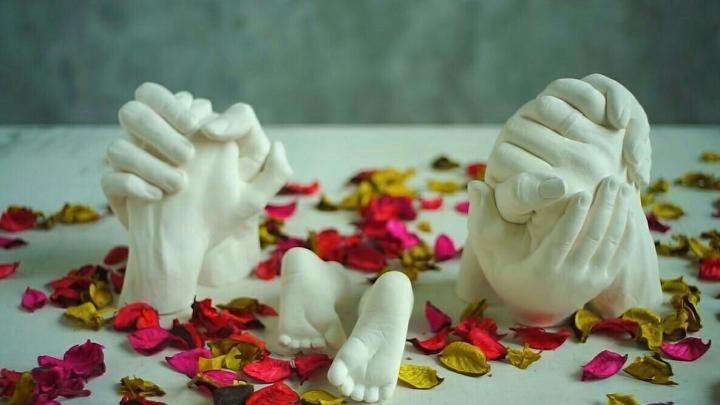 Набор 3d скульптура. Скульптура из рук семьи. Гипсовая рука. Гипсовые слепки рук для влюбленных. Набор 3d скульптура.