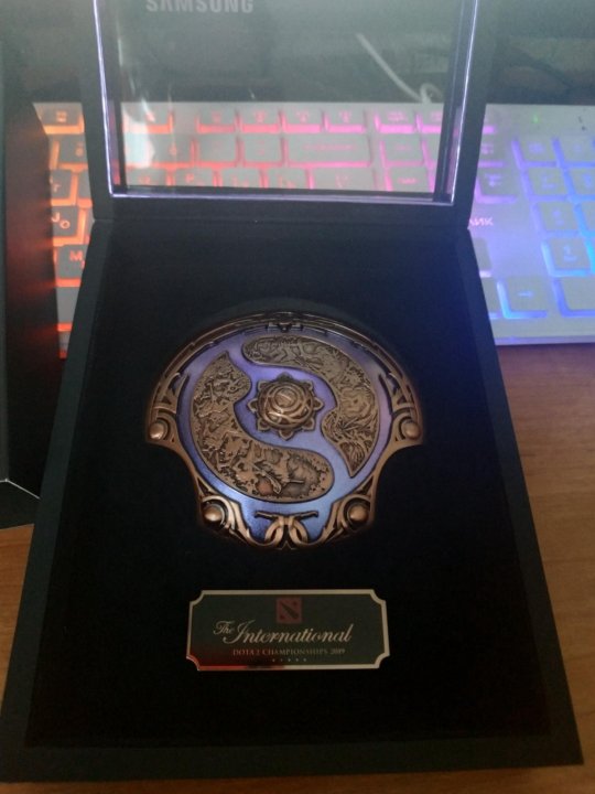 Аегис ле завис что делать. Колекционная Aegis of Champion. Коллекционный Aegis of Champions. АЕГИС 2019. АЕГИС 8000