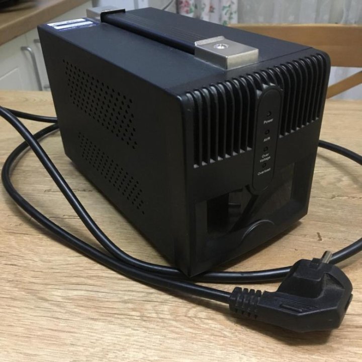 Стабилизатор ippon avr. Стабилизатор Ippon AVR-1000. Стабилизатор напряжения Ippon AVR-1000. Ippon AVR-1000. AVR 1000 стабилизатор