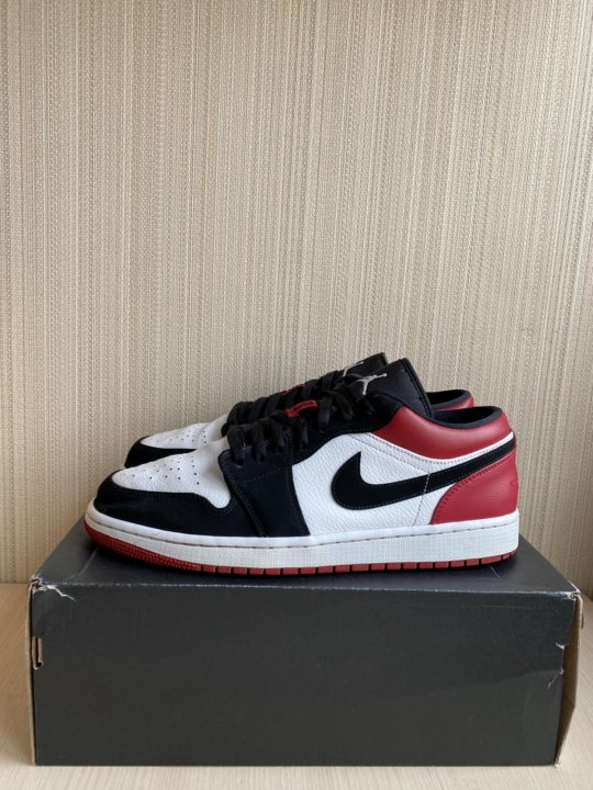 Кроссовки Nike Air Jordan 1 Low Black Toe купить в дисконт  интернет-магазине Nike с доставкой