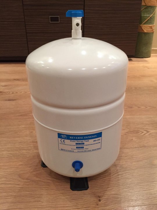 Аквафор накопительный бак давление. Пластиковый накопительный бак для осмоса. Бак для осмоса аквафор накопительный. 8. Аквафор накопительный бак давление.