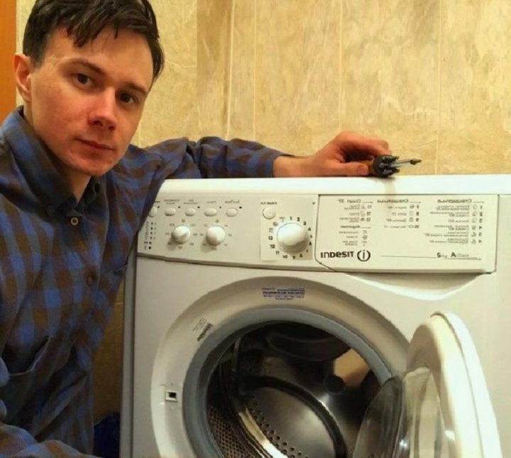 Вакансии в москве по стиральным машинам. Мастер стиральных машин. Мастер по ремонту стиральных машинок. Ремонт стиральных машин. Мастер по стиральным машинкам.