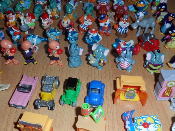 Купить киндер сюрприз 90. Киндер 90х мексиканец. Киндер сюрприз 90-х. Киндер коллекции 90-х. Коллекция игрушек Киндер сюрприз 90-х.