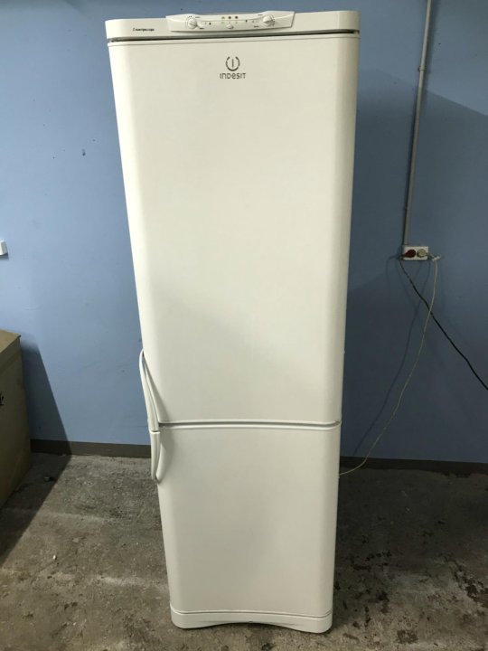 холодильник индезит 2-х камерный 2 компрессора 5180. индезит холодильник 2-х камерный. холодильник индезит ес 20. индезит холодильник 2-х камерный с240g016. индезит 2 компрессорный.