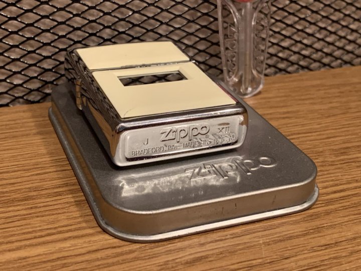 Лет оригинал. Zippo 1996. Зиппо 1996 года. Штампы зиппо 1996 года. Zippo ноября 1996 года.