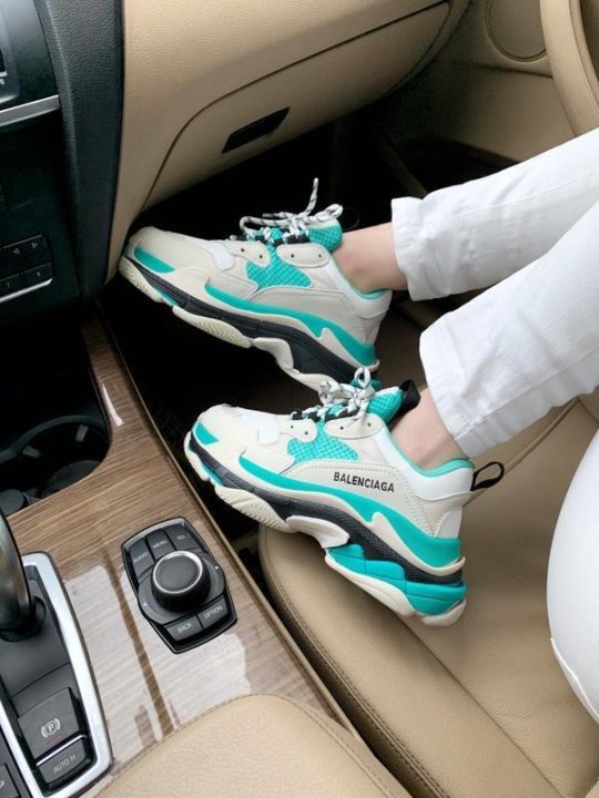 Кроссовки Balenciaga Triple s Grey White