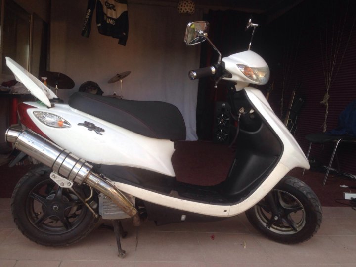 Yamaha jog zr 3kj. Yamaha jog zr 2001. Скутер yamaha super jog zr. Yamaha zr скутер. Yamaha jog 50 кубов.