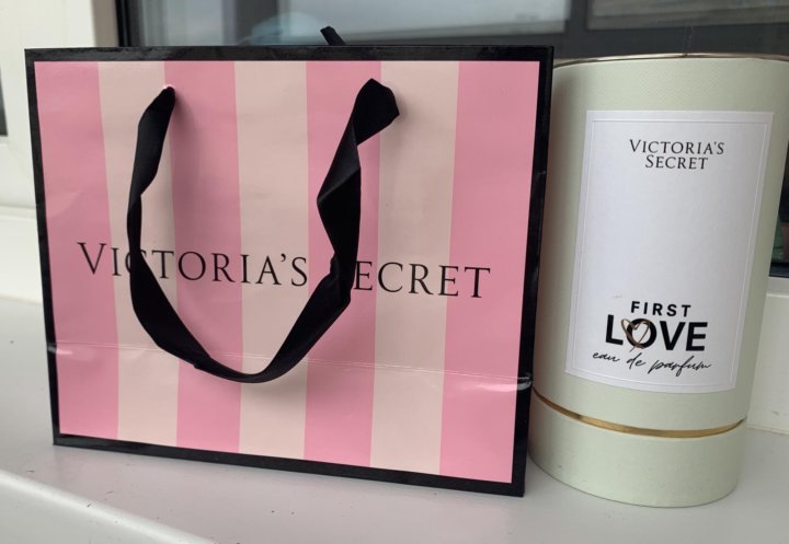 Secrets 1. Victoria Secret first Love лосьон.