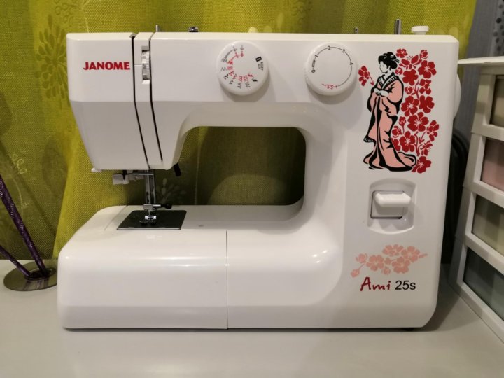 Швейная машинка Janome Ami 25s.