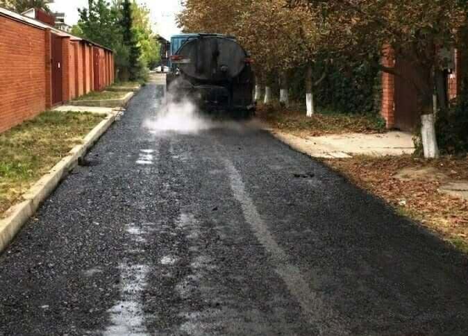 Дорожный пирог с асфальтовой крошкой