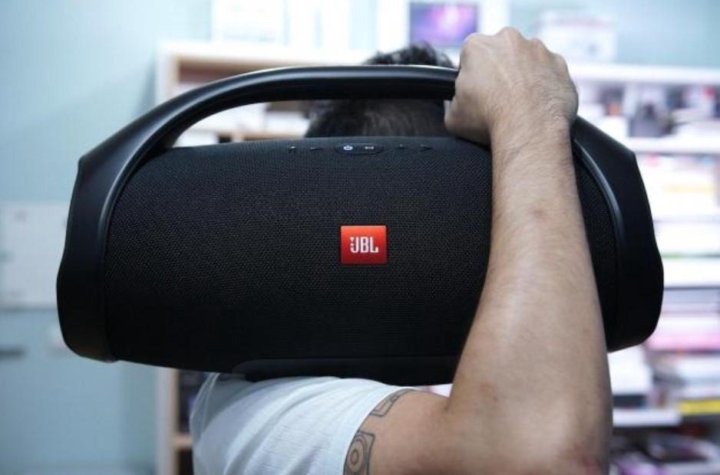 Jbl boombox сравнение