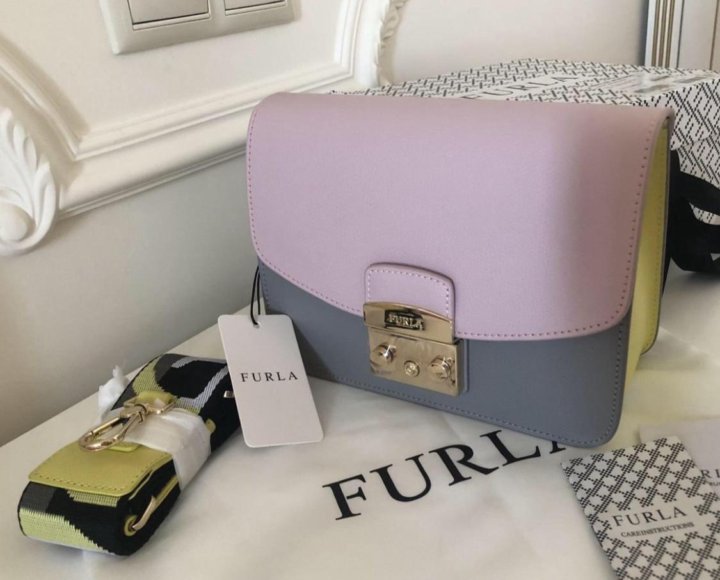 Unica furla. Сумка фурла Брава. Furla коллекция 2020. Furla Brava Mini Onyx. Сумка Furla Brava Printed.