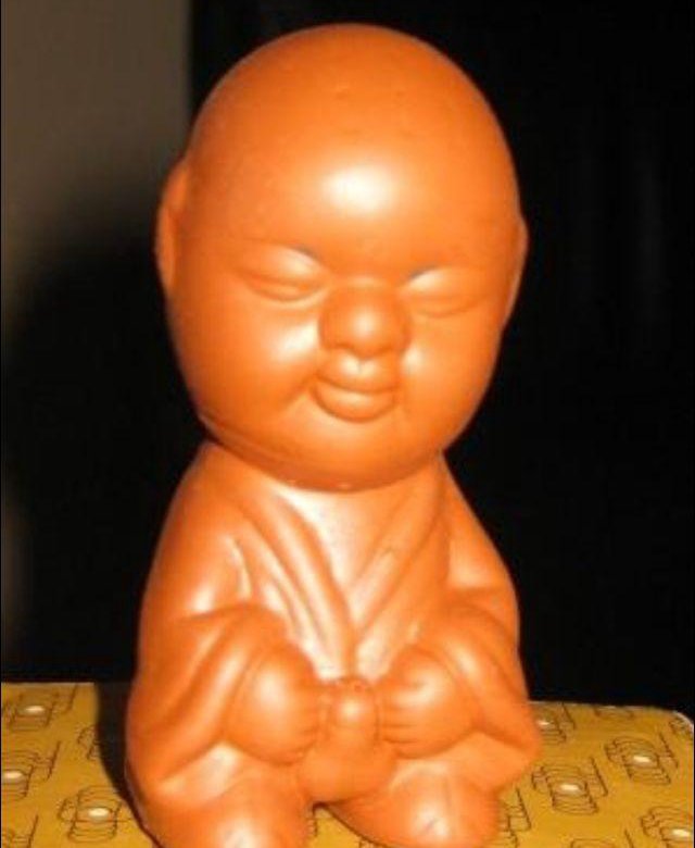 Китайские чайные глиняные фигурки. Глиняный «китайский писающий мальчик» фигурка для чайной церемонии. Чайный писающий мальчик. Статуэтка чай. Чайный писающий мальчик.