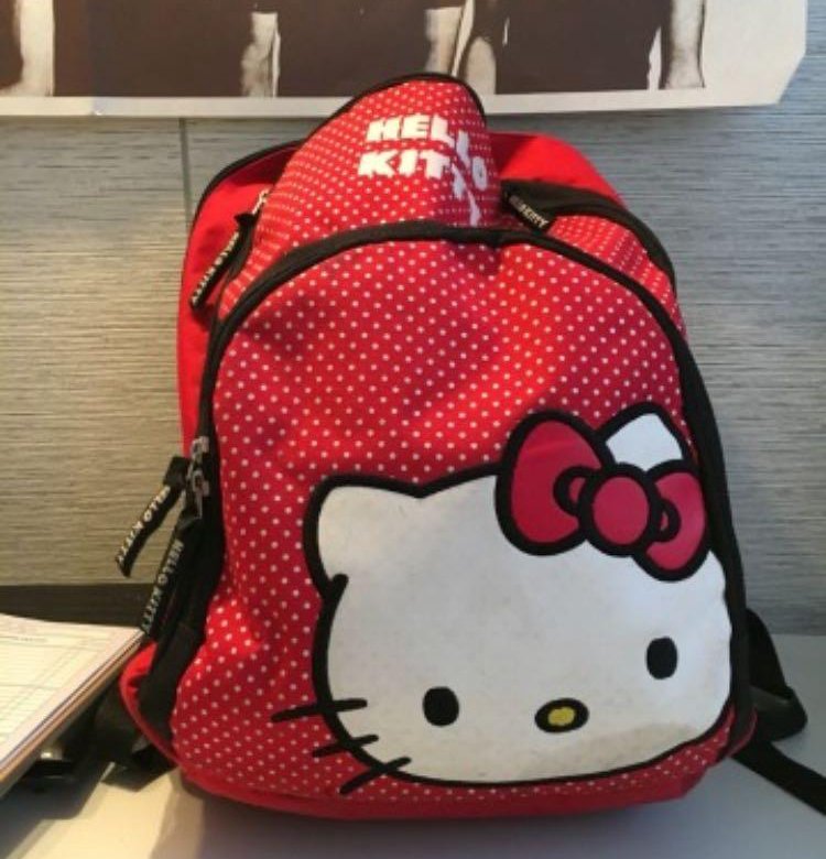 Рюкзак черная хэллоу китти. Модные рюкзаки с хелло китти. Рюкзак хелло китти. Школьный рюкзак. Рюкзак с хелло китти для школы.