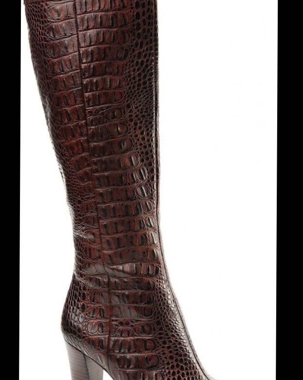 Сапоги женские. Ilwg обувь. Ботфорты из крокодиловой кожи. Сапоги под крокодила. Ganni ковбойские ботинки.