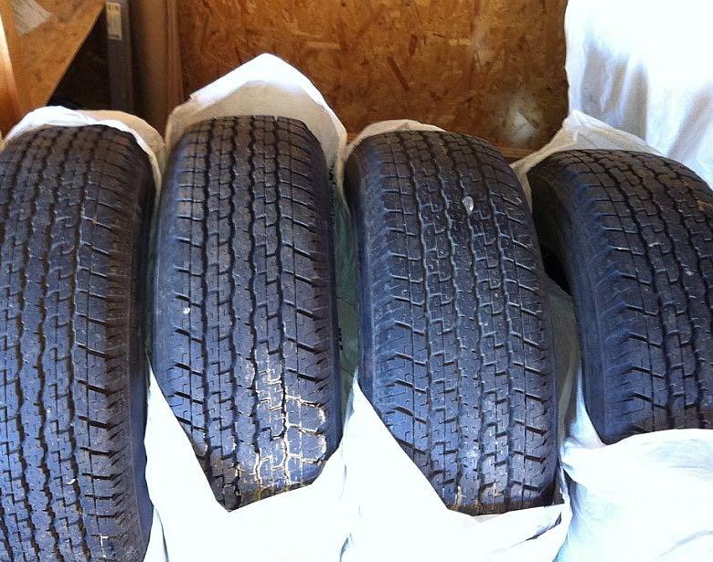 Шины 265 65 17 бу. Bridgestone 17/265/65 2017. 50/65r51 Bridgestone. Купить резину в Барнауле Бриджстоун н,т 840 265 65 17 летнюю бу.