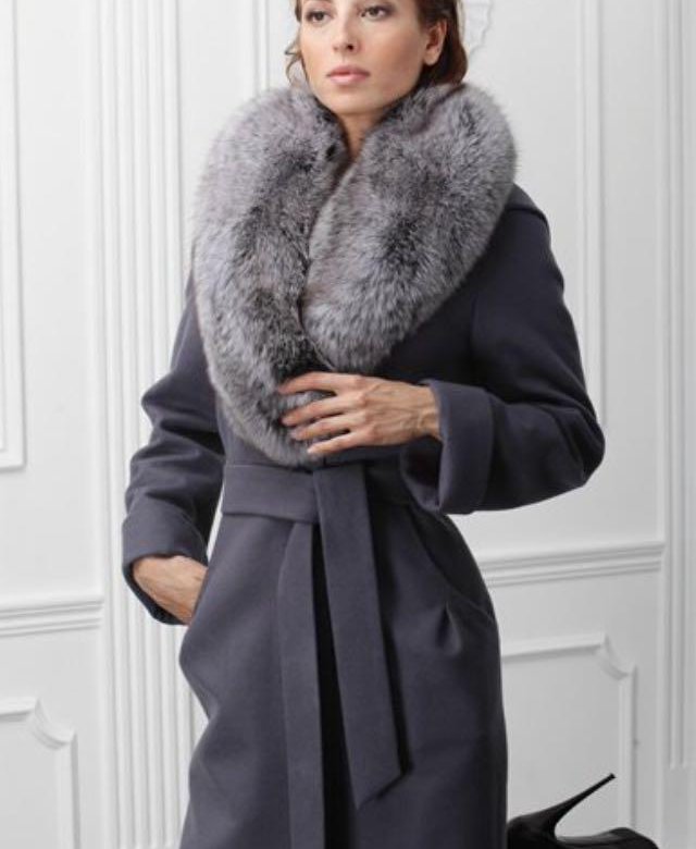 Красивое пальто с мехом женское