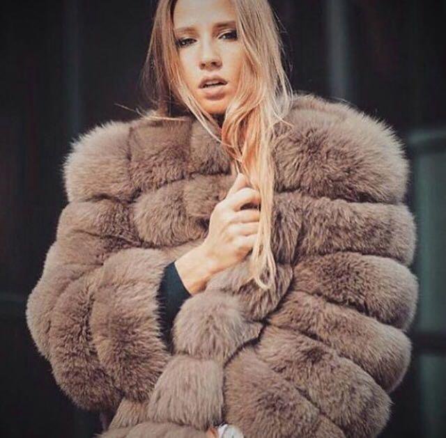 ведь каждом модные шубы из песца фото если семья
