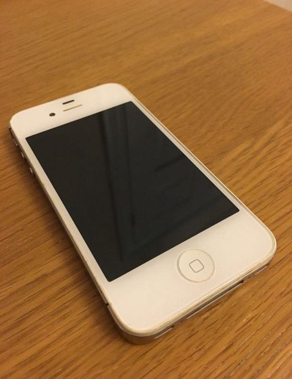 Айфон белый фото. Iphone 4s белый. Айфон 4s белый. Айфон 4 белый. Iphone 4 White.