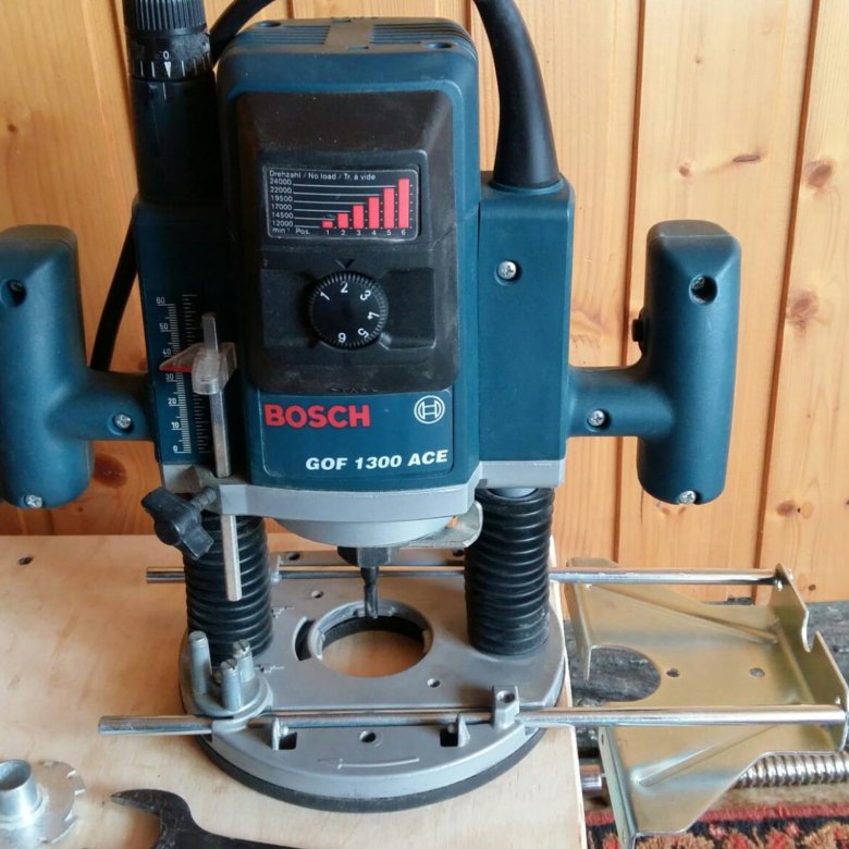 Bosch 1300. Фрезер бош 1300. GOF 1300 Ace. Bosch GOF 1300 ce professional, 1300 Вт. Фрезер бош синий.