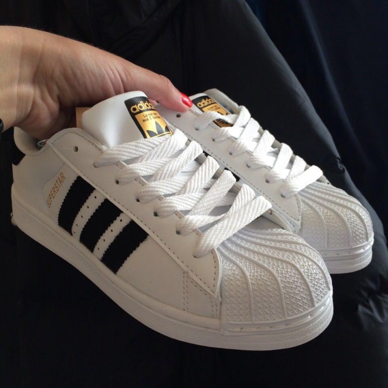 Дутые суперстары. Adidas Superstar 2022. Адидас суперстар 2017. Adidas Superstar 2023. Adidas Superstar бежевые.