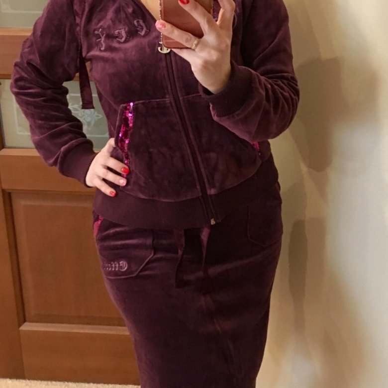 Велюровый костюм с юбкой. Велюровые костюмы юбками. Велюровый костюм с длинной юбкой. Vilana костюм велюр. Велюровый спортивный костюм женский с юбкой.