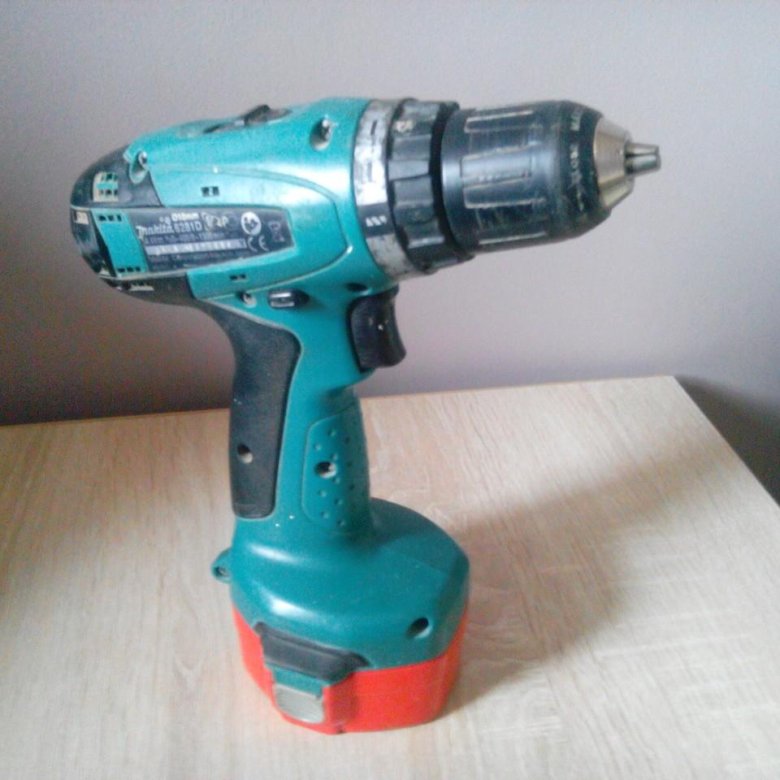 Макита 14 4 вольта. Makita 6281d. Макита 14.4 вольт шуруповерт. Шуруповерт Макита 6281d. Шуруповёрт Макита 14.4 6281d.