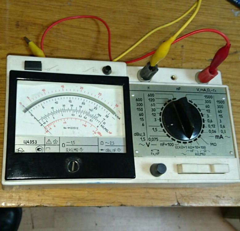 Прибор комбинированный. Мультиметр 7050 стрелочный. Советский мультиметр стрелочный МПВ. Советский мультиметр стрелочный 1978 года. Прибор тестер стрелочный СССР.