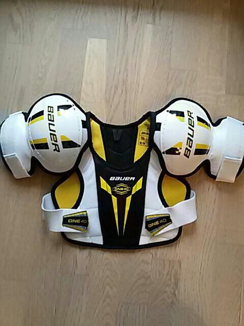 Нагрудник Bauer Supreme 150 YTH