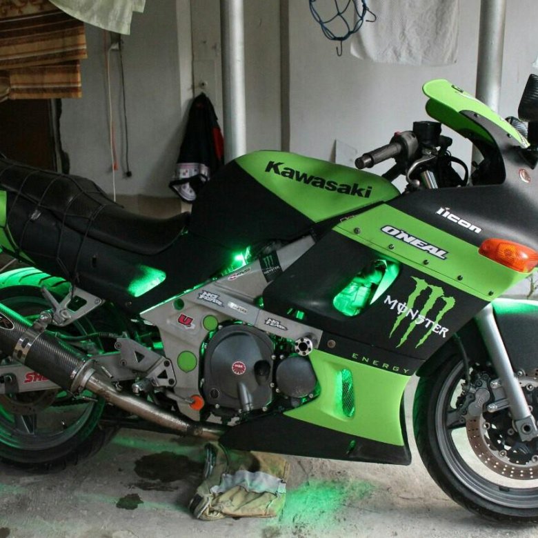 Kawasaki ZZR 400 2