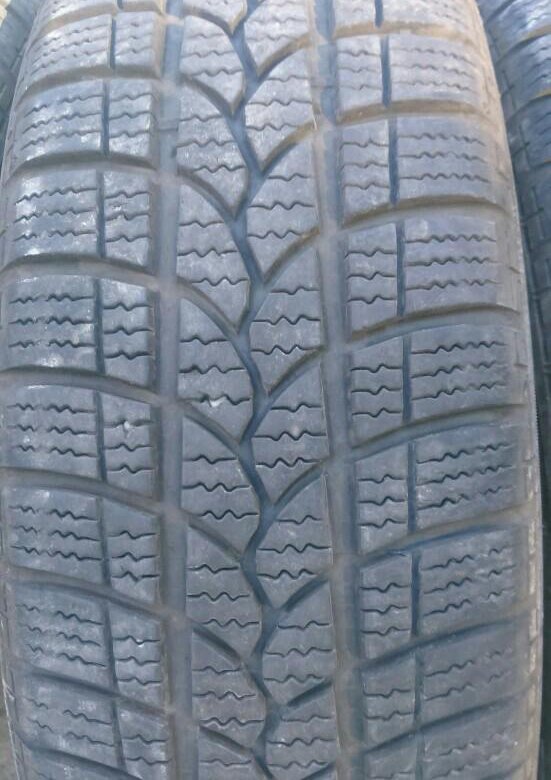 Tigar winter r17. Шина Tigar Winter 245/40r18. Шины зима Тагер Винтер. Tigar Winter сбоку. Резина Tigar Winter по грязи.