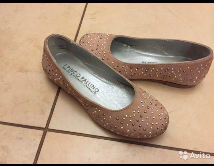 Балетки авито. Отдам даром балетки. Истоптанные балетки б у. Авито балетки dg. Балетки с пайетками для девочки.