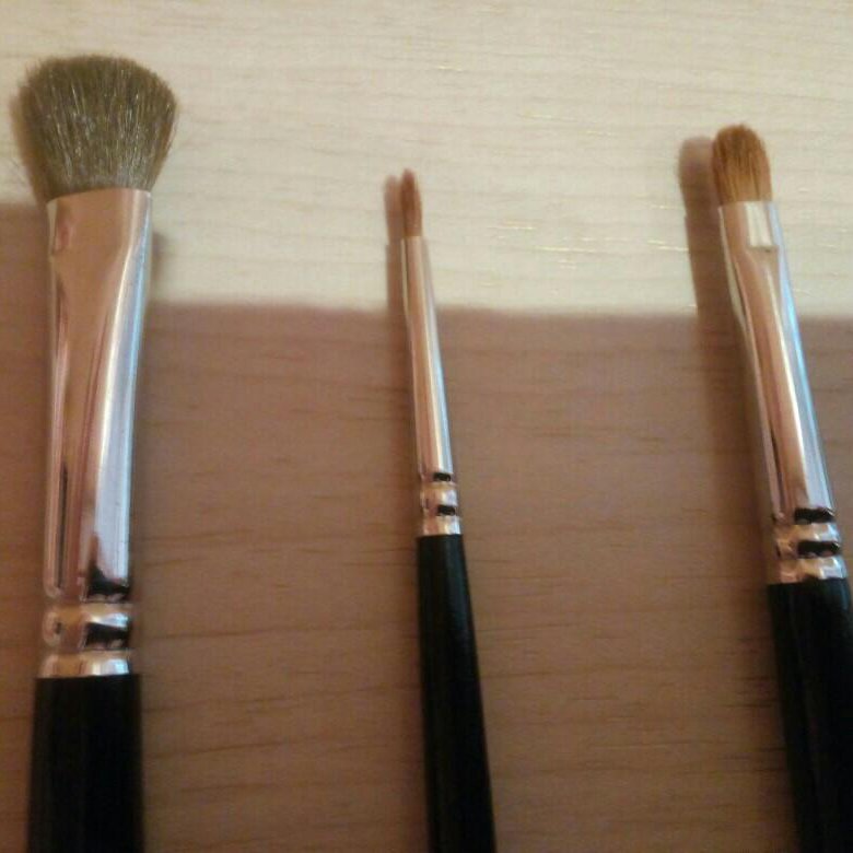 Набор кистей mac 12 штук. Предметы для макияжа. Lena motinova кисти. Кисти м. Кисти м.