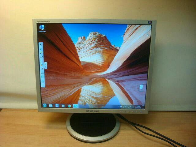 Samsung syncmaster 940n. Монитор 19 Samsung 940n. Монитор белый Samsung 19 дюймов. Монитор самсунг 940 разъемы. Мониторы Samsung 19 дюймов 2017 года.