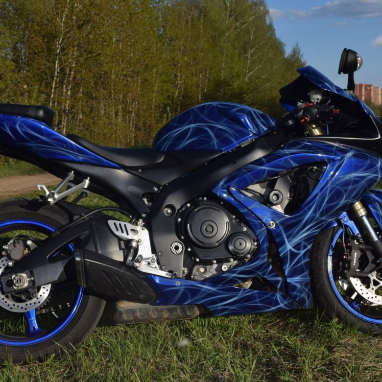 Спортивный мотоцикл Suzuki GSX R 600