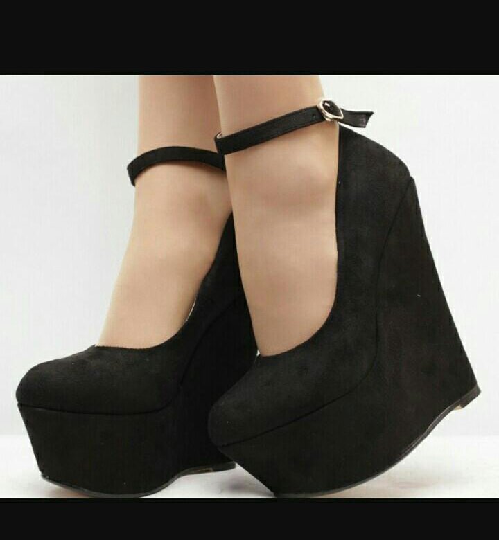 Черные женские туфли на платформе