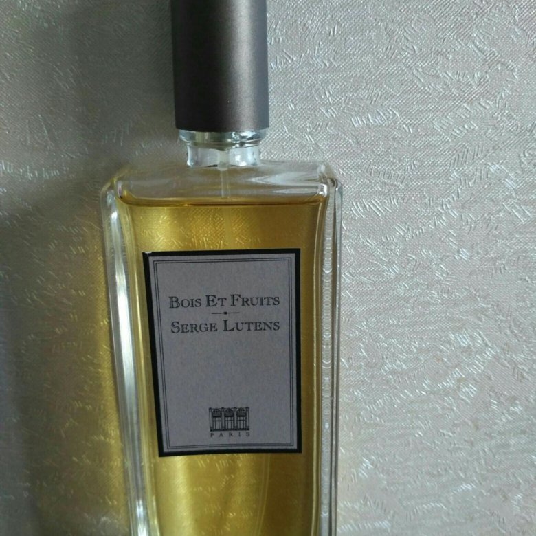 Bois et. Парфюмерная вода Serge Lutens bois et Fruits.