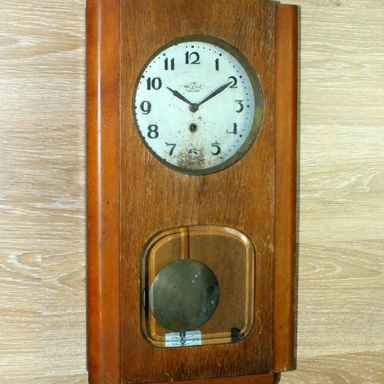 Советские настенные часы с маятником
