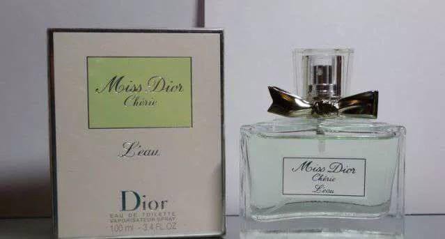 Dior зеленые. Мисс диор духи зеленые. Диор зеленые духи. Парфюм Dior салатовые. Туалетная вода диор салатовая.