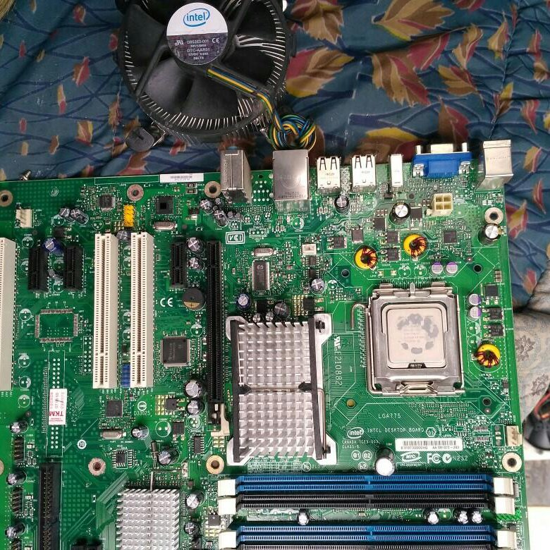 Intel desktop board e210882